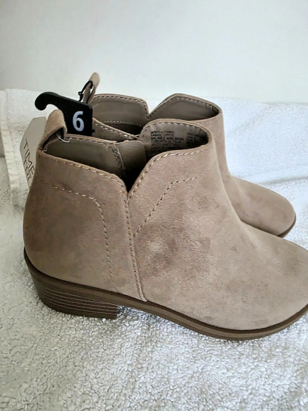 Time and Tru Core Ankle Bootie Brown US 6 NWT